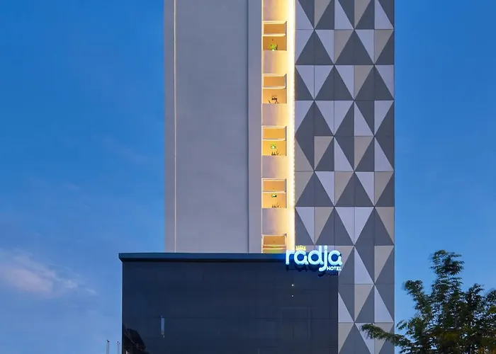 Radja Art And Boutique Simpang Lima